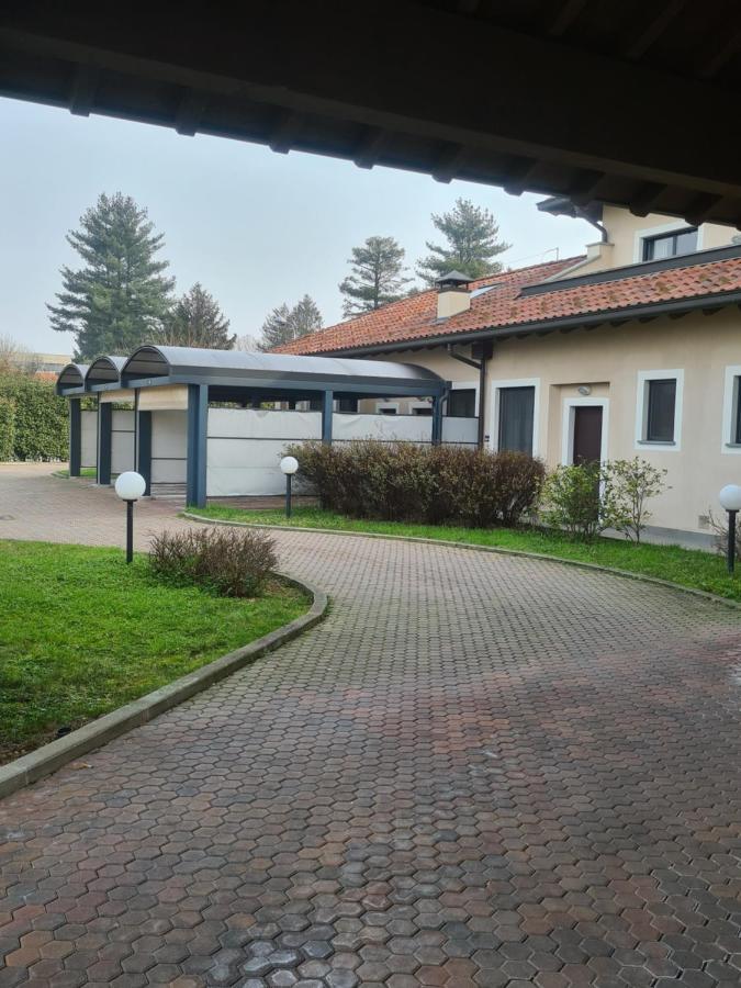 Elysium Hotel Raya Mediglia Kültér fotó