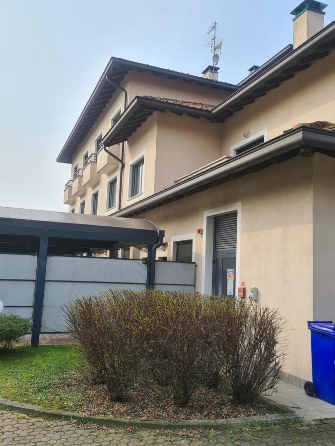 Elysium Hotel Raya Mediglia Kültér fotó