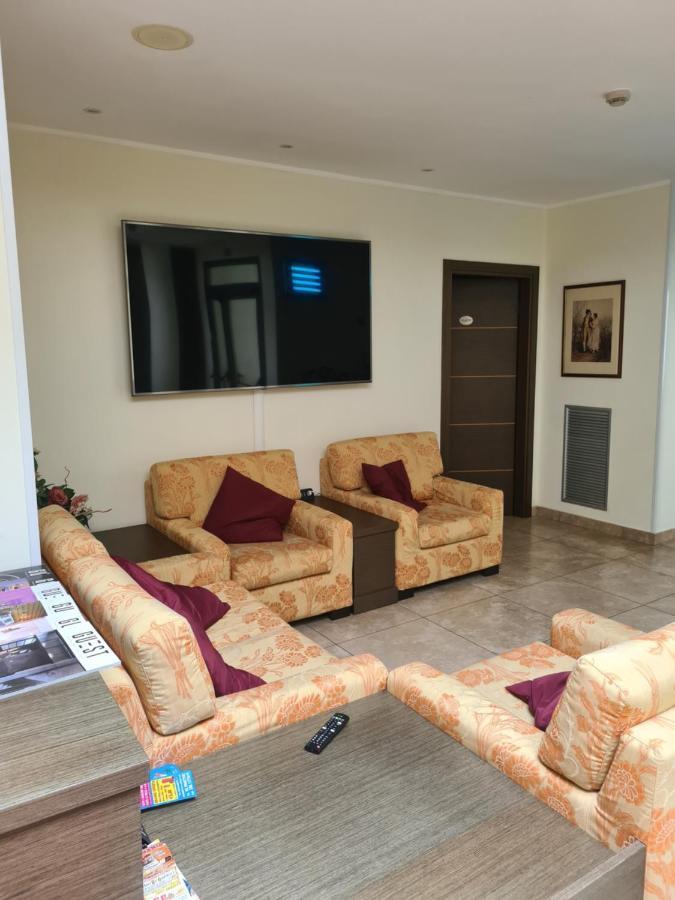 Elysium Hotel Raya Mediglia Kültér fotó