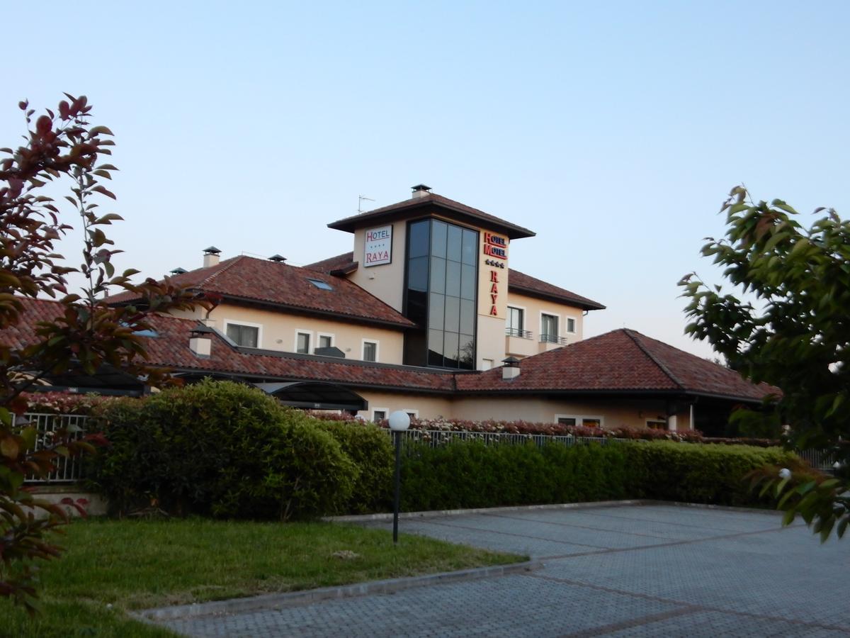 Elysium Hotel Raya Mediglia Kültér fotó